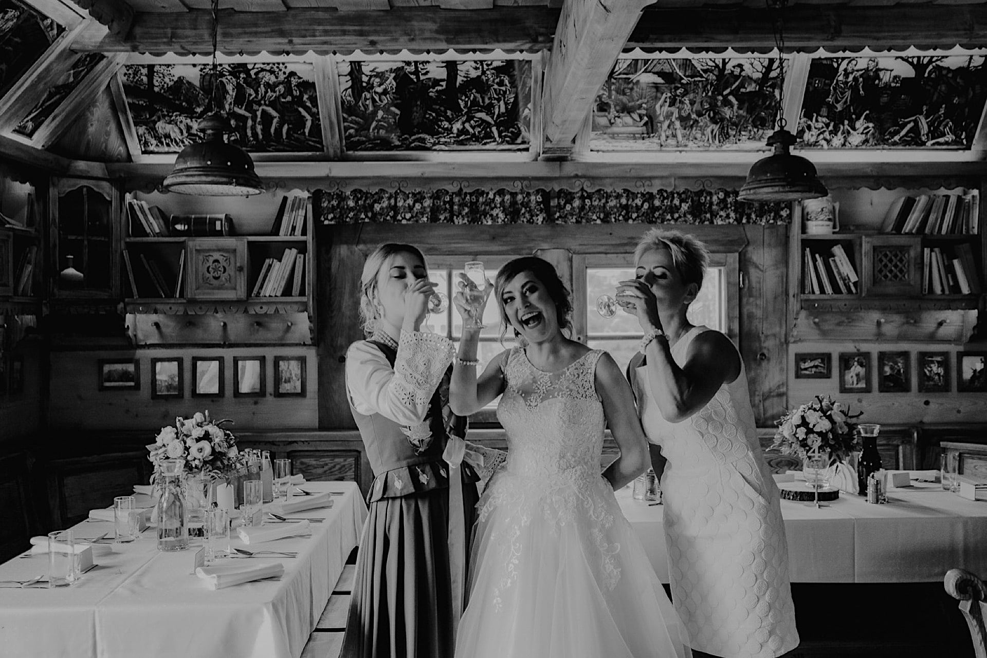 1december 06 2019 16