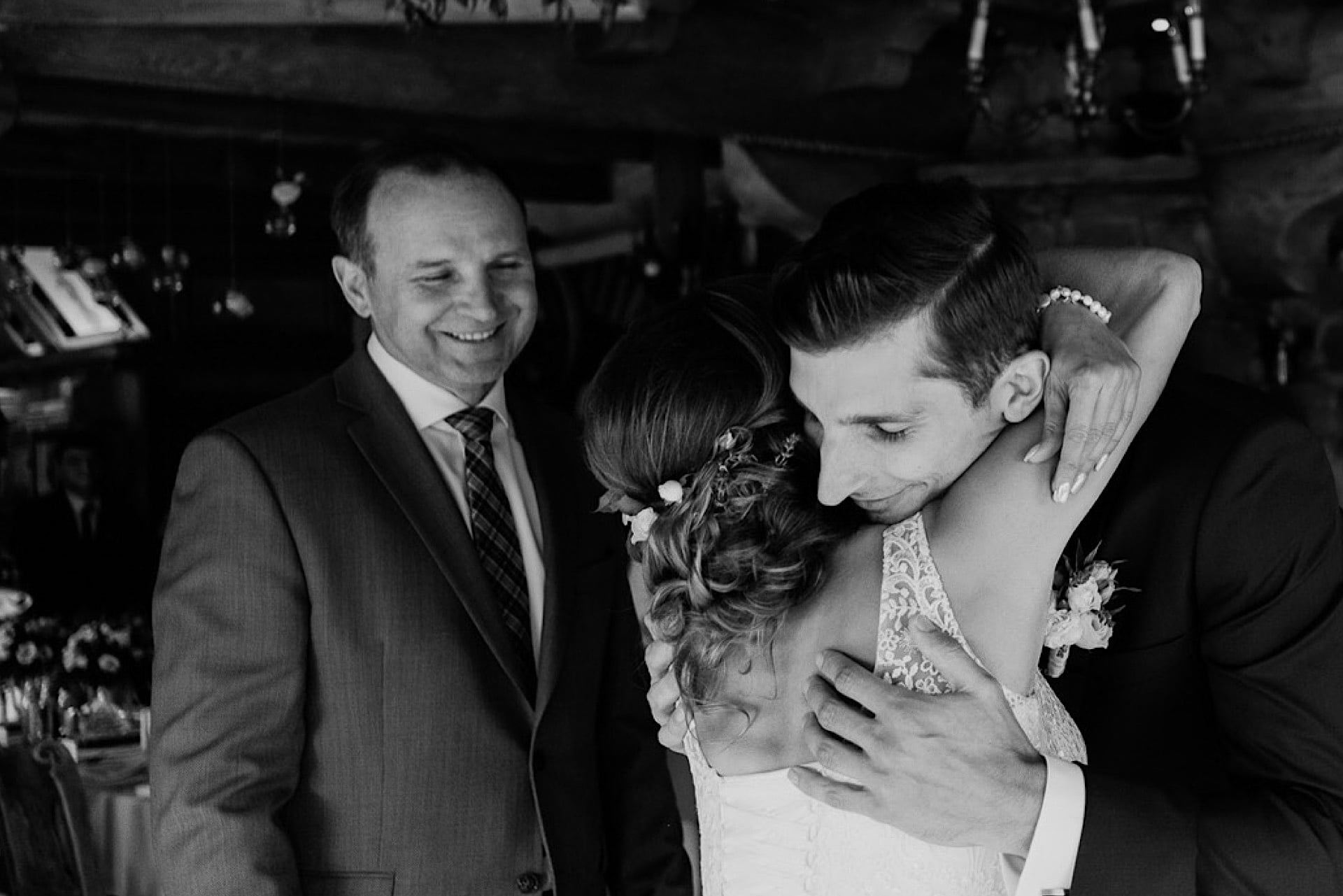 1december 06 2019 19