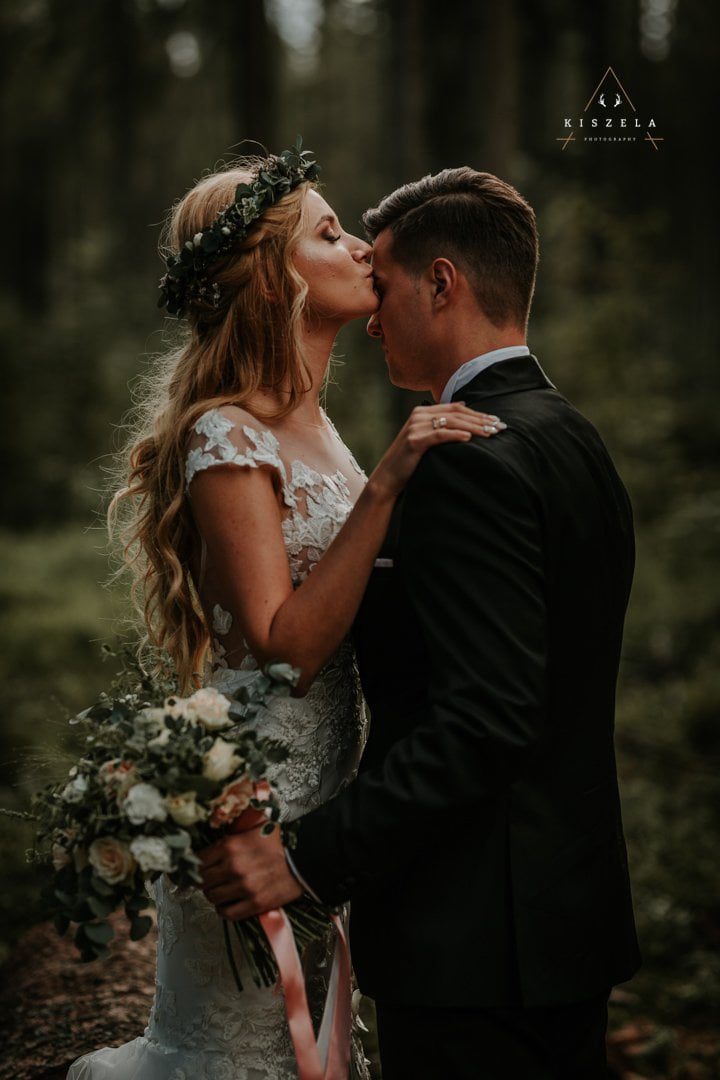 sesja ślubna w lesie