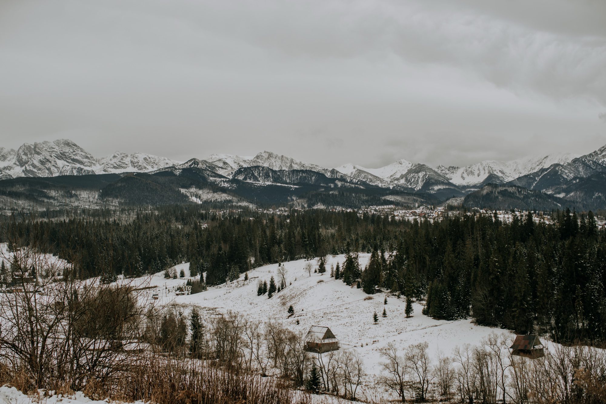 01_Ślub w plenerze zimą w górach717 1 Ślub w plenerze zimą w górach