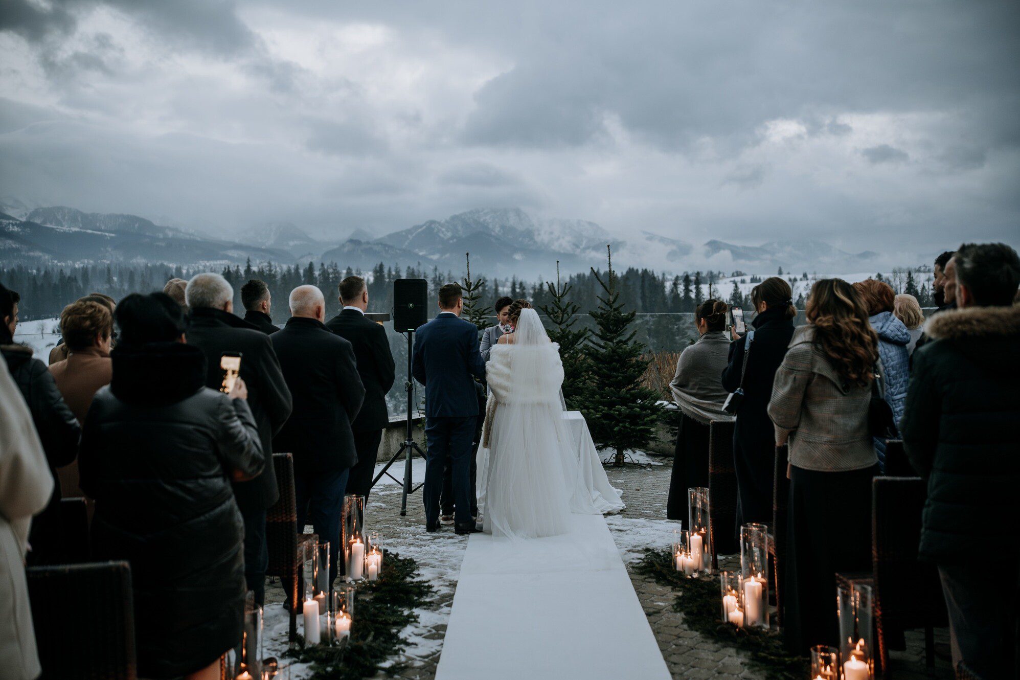 Ślub w plenerze zimą w górach