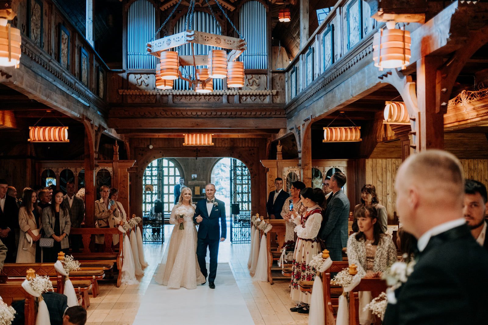 A7V02428bw 4 drewniany kościół na ślub w zakopanem