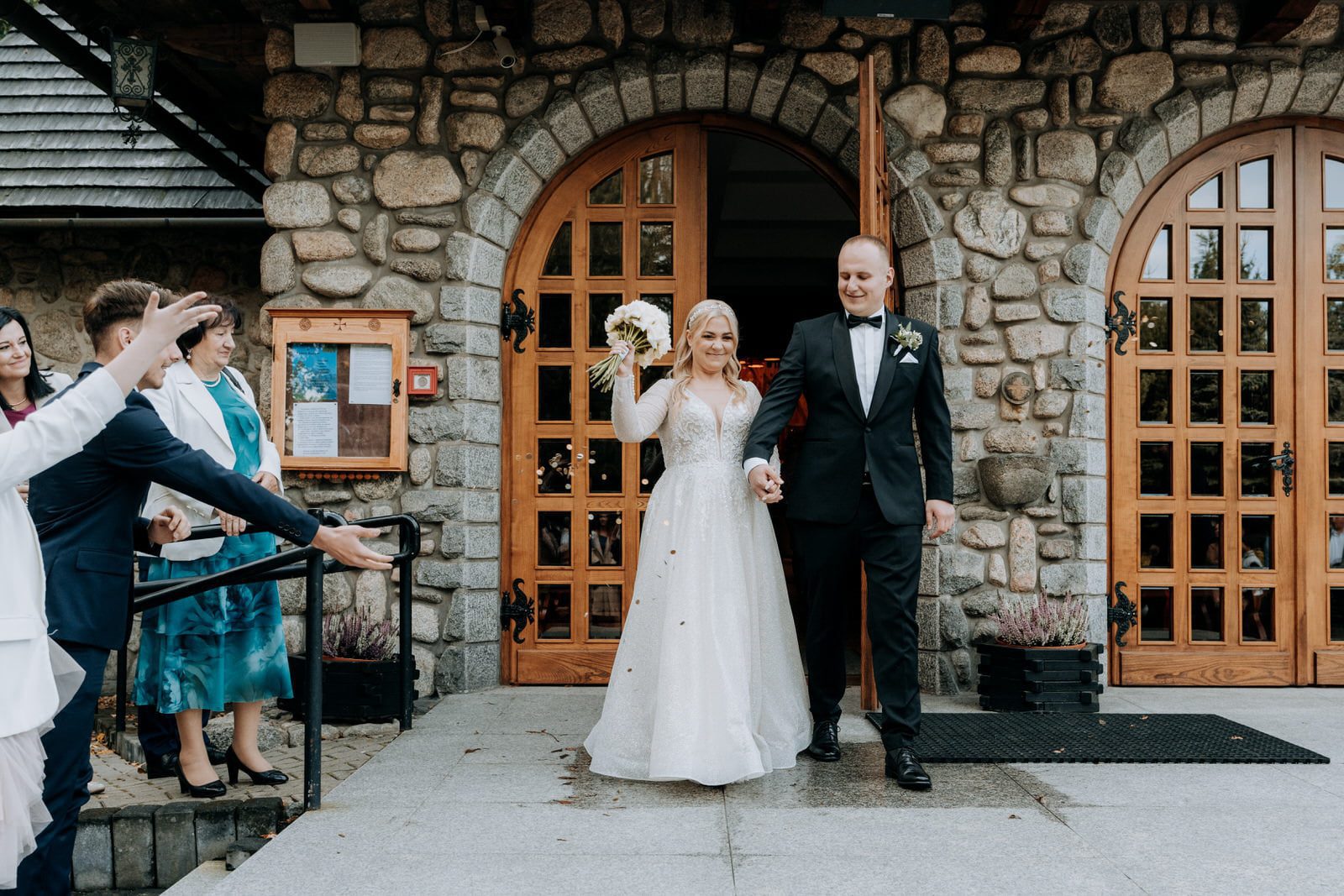 A7V02828bw 6 kościół na ślub w zakopanem