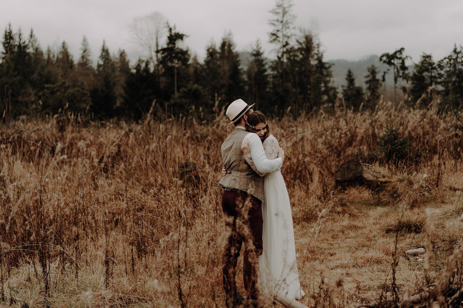 ślub plenerowy na polanie